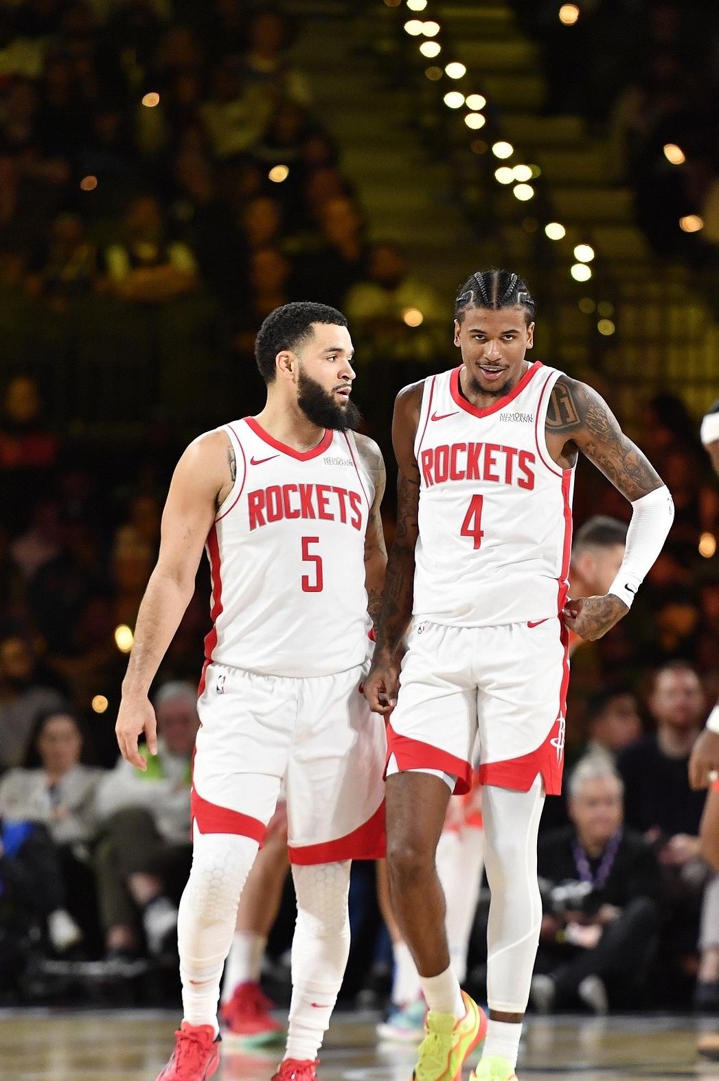 包含休斯敦火箭训练开放日，集结日回应争议引欢呼，社区盾在即，细节决定成败的词条